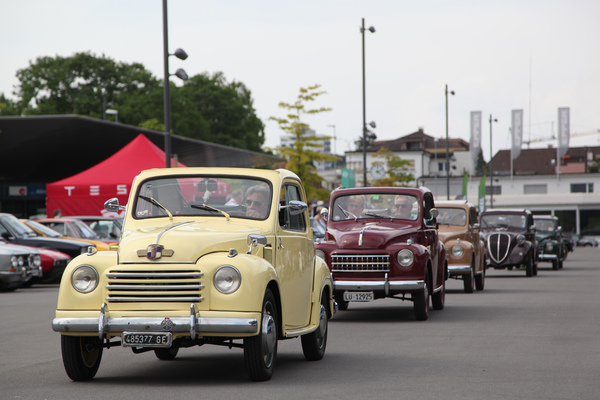 Bild Der Fiat Topolino Club reiste mit vielen Fahrzeugen an - Swiss Classic World Luzern 2018