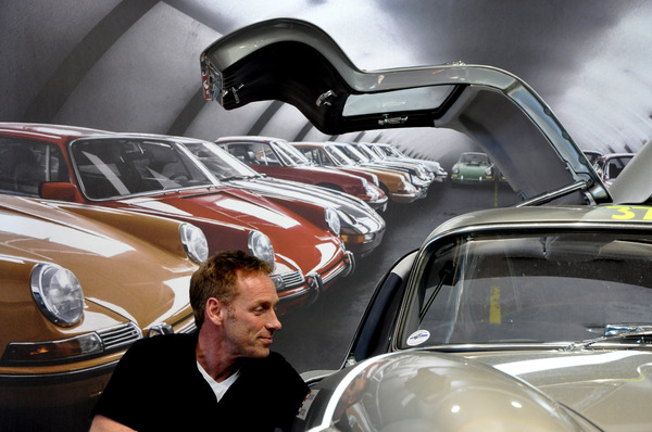 Image: The Gullwing with Porsche decoration - Klassikwelt Bodensee 2016