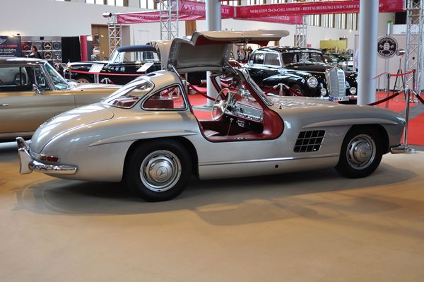 Der Flügeltürer schlechthin - Mercedes-Benz 300 SL - Motorworld Classics Berlin 2015