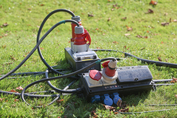 Der Ford braucht nun auch kein Benzin mehr, sondern viel Strom.