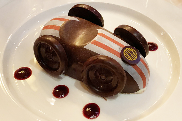 Bild Der "Grand Prix"-Thema wurde auch beim Dessert verfolgt - 28. British Classic Car Meeting St.Moritz (BCCM) 2022
