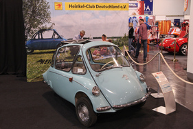 Der Heinkel Kabinenroller auf dem Clubstand - gesehen an der Techno Classica 2016