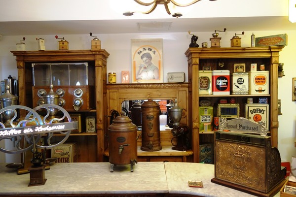 Der Kaffeeladen - Oldtimermuseum "Zylinderhaus"