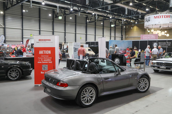 The "Cabriolet" category winner of the Swiss Youngtimer Awards, next to the Jaguar XJ, which won the saloon car category - Swiss Classic World Lucerne 2023