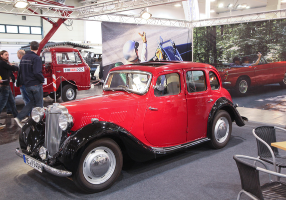 Der MG-Club zeigte Mut und präsentierte statt der bekannten Roadsters eine Limousine (Techno Classica 2017)