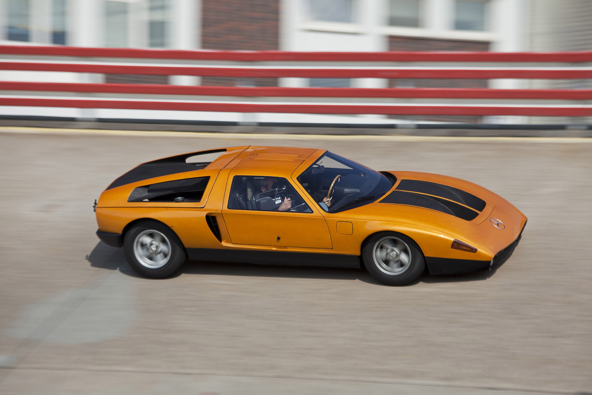 The Mercedes-Benz C111 on the move