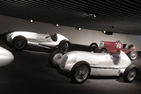 Der Mercedes Benz W 25 fuhr unter anderem am Klausenrennen -  Mercedes Benz W25
