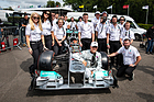 Der Mercedes MGP W02 samt Entourage von Mercedes-AMG Petronas – Goodwood Festival of Speed 2023
