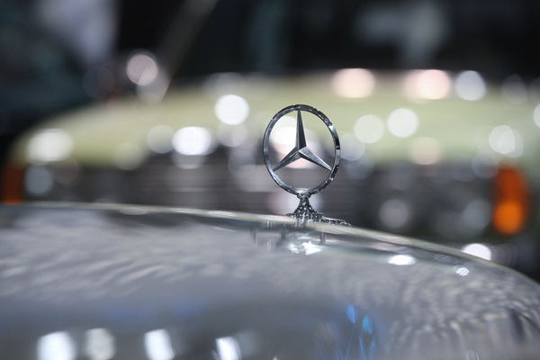 Der Mercedes-Stern weist den Weg (zu Mercedes-Benz) - Bremen Classic Motorshow 2019