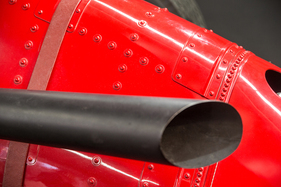 Der Mercedes „furzte“ seitlich, der Maserati 250F ganz hinten, …