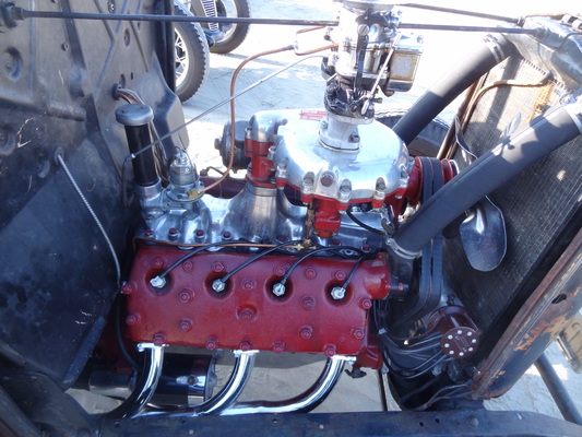 Der Motor des Ford Roadsters von 1932 am Römö Motorfestival 2016