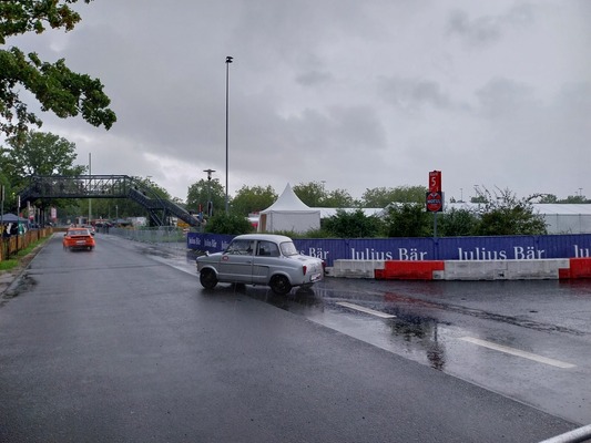 Der NSU-Demolauf auf regennasser Piste – Classic Days Düsseldorf 2023