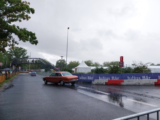 Bild Der NSU-Demolauf auf regennasser Piste – Classic Days Düsseldorf 2023