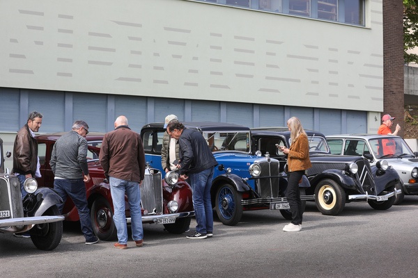 Bild: Der Nachkriegs-MG Y zieht viel Interesse auf sich - Albisgütli Classics Cars & Bikes April 2025