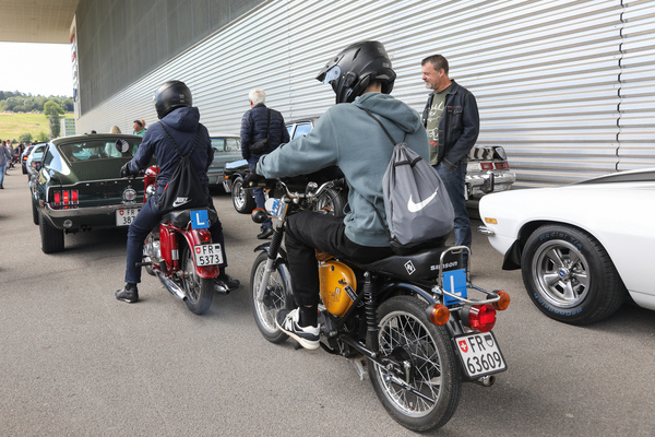 Bild: Der Nachwuchs auf den Fünfzigern der Sechzigerjahre - 5. Old Wheels Biel/Bienne 2024