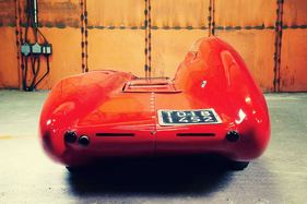 Der Nardi Bisiluro DaMolNar von 1955 von hinten - rechts befindet sich der Fahrersitz, links der Motor und das Getriebe