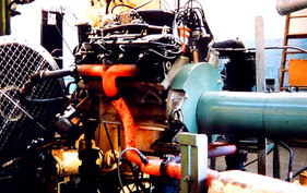 Mit einem einzelnen Carter-Vergaser bestückt, musste der dieser Prototyp des V8 1957 zum Vollgas-Dauertest antreten.