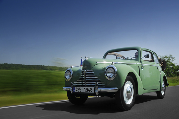 Der ŠKODA 1101 "Tudor" feiert seinen 70sten - Fast zwei Drittel der gesamten Produktion der beliebten Fahrzeuge ŠKODA 1101/1102 wurden exportiert, unter anderem nach Indien, Brasilien und Australien.