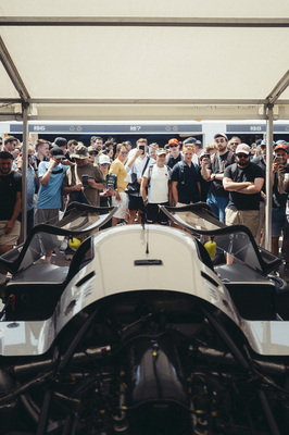 Bild Der Sauber-Mercedes C9 zieht viel Interesse auf sich - Goodwood Festival of Speed 2025