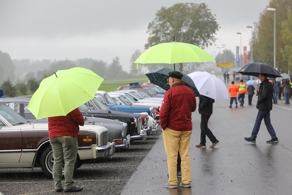 Bild Der Schirm als hilfreiches Utensil - 48. FNA Treffen in Triengen am 25. September 2022