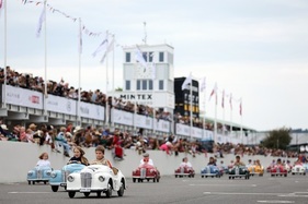 Der Settrington Cup mit den Tretautos - Goodwood Revival 2024