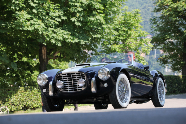 Der Siata 208 S Spider war schon 1953/1954 selten und mit DM 24’250 teuer, wenn heute ein Exemplar den Besitzer wechselt, sind EUR 1,2 Millionen fällig, also 18 mal soviel wie damals.