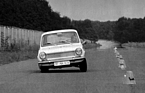 Der Simca 1100 (1969) im Wedeltest: Er zieht weite Bögen um die Hüte. So kommt er offensichtlich am besten über die Distanz.