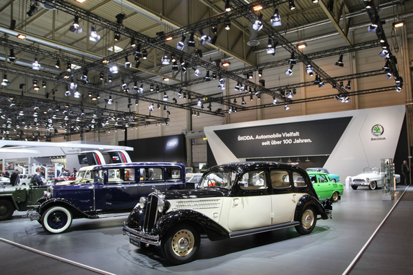 Der Skoda-Stand symbolisierte Automobile Vielfalt seit über 100 Jahren - Techno Classica Essen 2018
