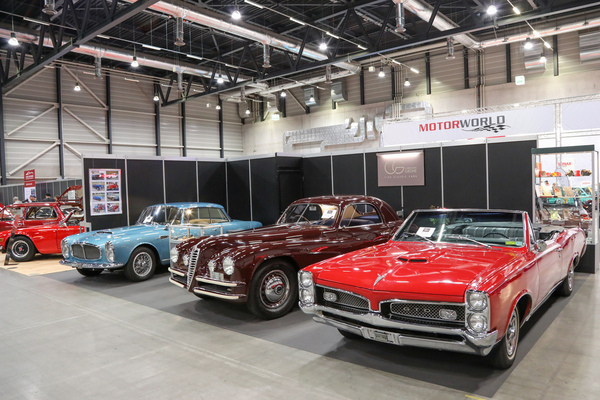 Der Stand von Christian Grohe mit Pontiac GTO von 1967, Alfa Romeo 6C 2500 und Alvis TD21 Graber - Swiss Classic World Luzern 2024