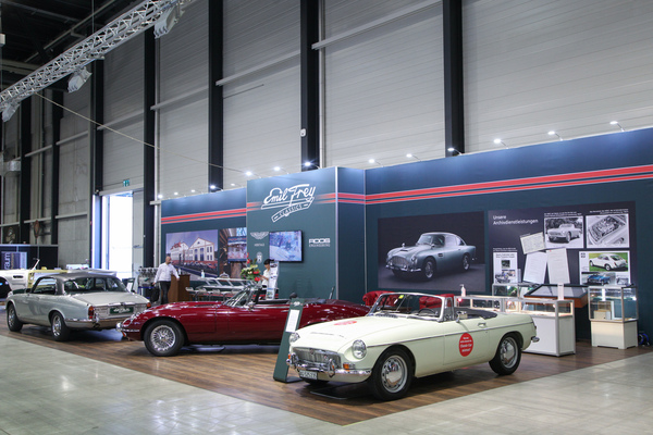 Der Stand von Emil Frey Classics mit einem MGB Cabriolet - Swiss Classic World Luzern 2021