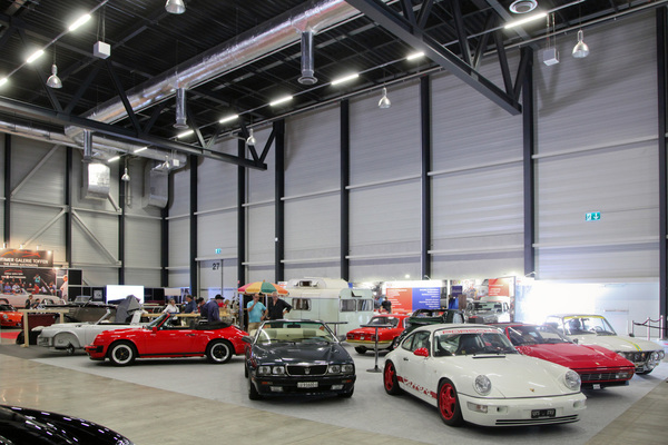 Der Stand von Franks Originale - mit einem breiten Spektrum an Fahrzeugen - Swiss Classic World Luzern 2018