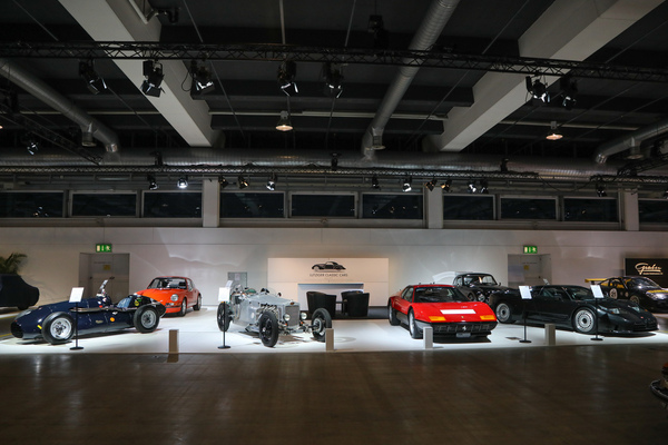 The stand of Lutziger Classic Cars - Auto Zürich 2022