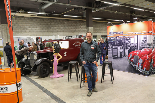 Image: The Mad Motors stand with Betty Boopo in the background - Oldtimermesse St. Gallen 2024