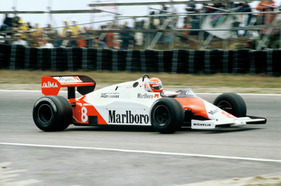 Bild: Der "TAG-Turbo"-Motor von Porsche feiert im Sommer 1983 im McLaren MP4 Formel-1-Rennwagen Premiere, mit insgesamt 25 Grand-Prix-Siegen & drei Weltmeistertiteln avanciert der TAG-Turbo zum dominierenden Triebwerk der Formel 1