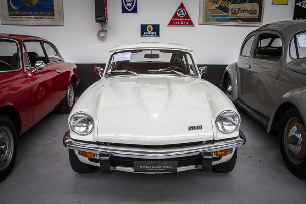 Der Triumph GT6 Mk 3 von 1971 ist hart umkämpft, das Höchstgebot kommt auf das obere Ende des Schätzwerts zu liegen - Versteigerung der Oldtimer Galerie Toffen vom 17. Oktober 2020