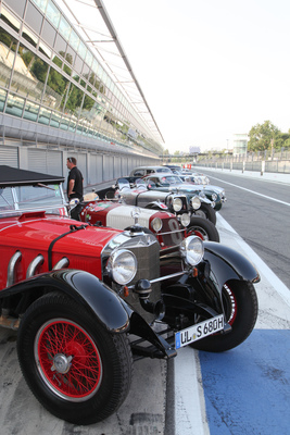 Der älteste ist in Monza ein Mercedes-Benz S von 1928 - Passione Caracciola 2017