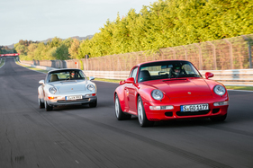 Der beiden Porsche 993 bei Testfahrten mit den neuen Bilstein-Stossdämpfern auf der Nordschleife des Nürburgrings Der beiden Porsche 993 bei Testfahrten mit den neuen Bilstein-Stossdämpfern auf der Nordschleife des Nürburgrings