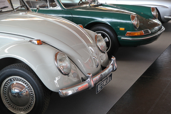 Der beliebte VW Käfer und sein noch begehrter schneller Bruder 911 - Klassikwelt Bodensee 2016