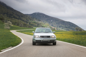 Der böse Blick kam erst später. Damals zählte noch echte Leistung statt aggressives Auftreten – Audi S6 quattro (1996) Der böse Blick kam erst später. Damals zählte noch echte Leistung statt aggressives Auftreten – Audi S6 quattro (1996)