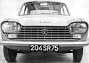 Der direkte Vergleich zum "Gesicht" des Peugeot 304: Das "Gesicht" des "alten" Peugeot 204.