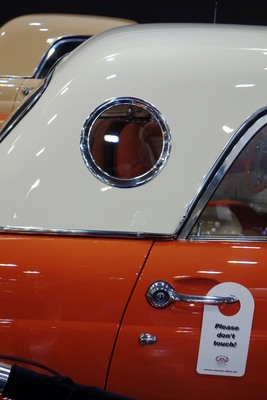 Der eine 1956er Ford Thunderbird trug ein Hardtop mit "Port Windows" - Essen Motor Show 2022