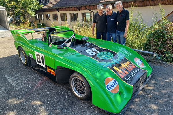The unique Sauber C4 from 1975 has arrived in Switzerland - Ueli Schüpbach, Edi Wyss and Reiner Suhr are delighted