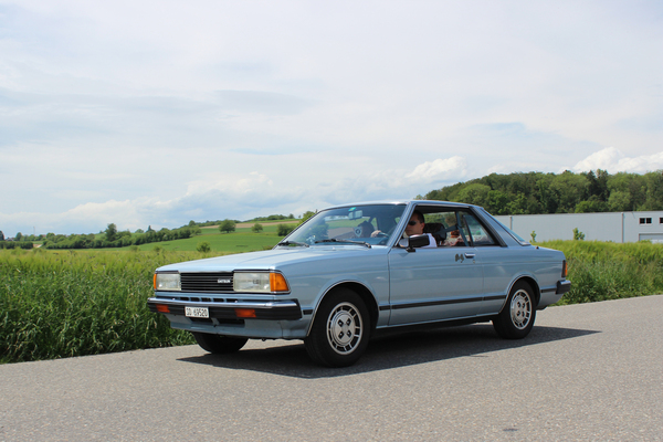 Der elegante Datsun Bluebird Coupé auf dem Heimweg - Japaner Young- und Oldtimertreffen Bleienbach 2016