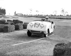 Der erste Gewinner in der Geschichte der Sebring-Langstreckenrennen war ein Crosley Hotshot! Das Rennen dauerte zunächst nur 6 statt 12 Stunden