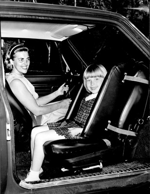 Image: The first child seat sold in an Amazon was created by rotating the front passenger seat plus additional cushions