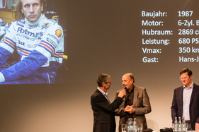Der ex-Rennfahrer Hans-Joachim Stuck erzählt vom Porsche 962 C (1987) - an der Porsche Sound Nacht 2014