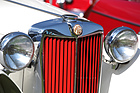 Der klassische MG-Kühlergrill bei einem TD - British Car Meeting in Mollis am 28. August 2016