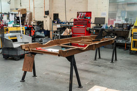 Der letzte Stahlrahmen im "Chassis Shop"