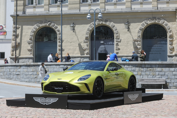 Der neue Aston Martin Vantage wirbt für die Marke - 30. BCCM St. Moritz "Safari Edition" 2024