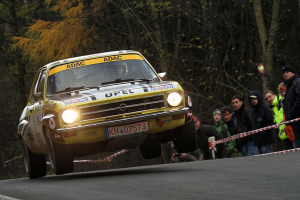 Der neunfache Gesamtsieger Georg Berlandy im Opel Ascona A - an der ADAC Eifel Rallye Köln Ahrweiler 2013